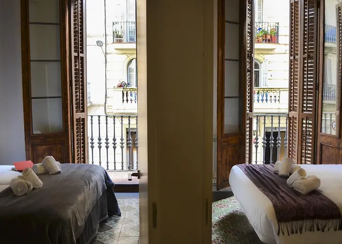 Happy People Plaza Espana Apartments